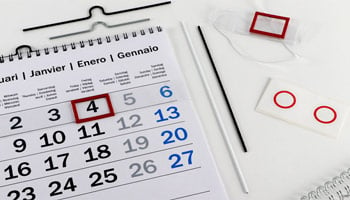 Kalenderaufhänger und Datumsweiser