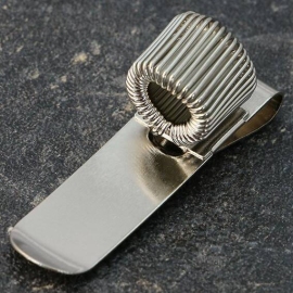 Stifthalter Metall mit Clip zum Anstecken, mit flexibler Stiftschlaufe, vernickelt 