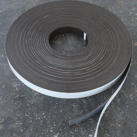 Magnetband, selbstklebend, isotrop (Rolle mit 30 m) 20 mm