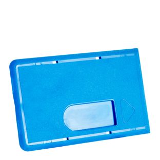 Scheckkartenhüllen Hartplastik, mit Daumenaussparung blau  | Daumenaussparung 