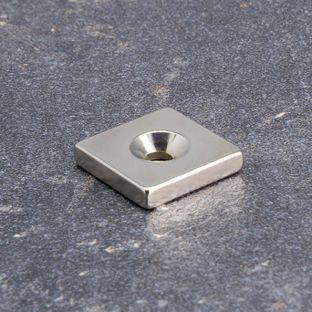 Quadermagnete aus Neodym mit Bohrung und Senkung 20 x 20 mm 