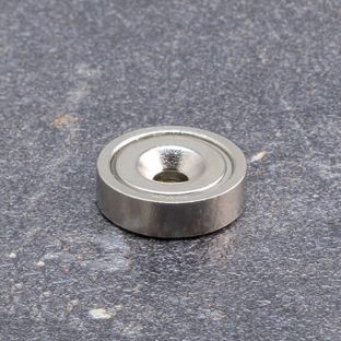 Topfmagnet mit Bohrung und Senkung, Neodym 16 mm | vernickelt  | 4 kg