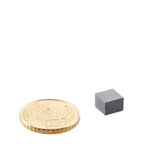 Quadermagnete aus Ferrit, Y35 7 x 7 mm | 5 mm