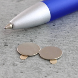 Scheibenmagnete aus Neodym, selbstklebend, 10 mm x 0,6 mm, N35 