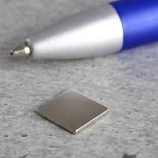 Quadermagnete aus Neodym, vernickelt 10 x 10 mm | 1 mm