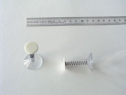 Saugnapf mit Feder und Schaumklebepunkt, 30 mm Haftsauger, 20 mm Klebepunkt 