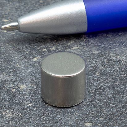 Scheibenmagnete Neodym 12 mm x 10 mm | N45, axial (parallel zur Höhe)