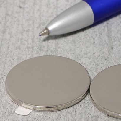 Scheibenmagnete aus Neodym, selbstklebend, 30 mm x 2 mm, N35 